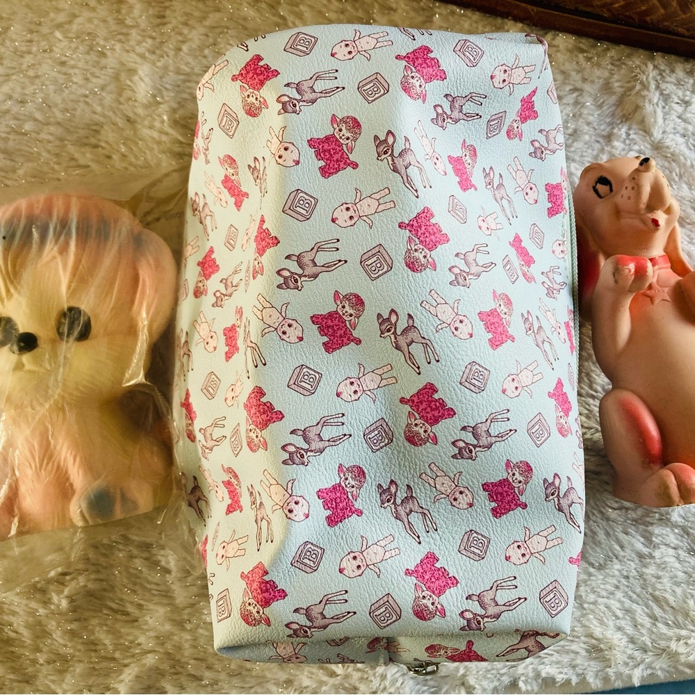 🧸🤍zippered pouch w/ Vintage Toy Print🤍🧸 plus 3 vintage toys!🫶🏽✨